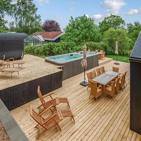 Luxurious In With Sauna Holiday home